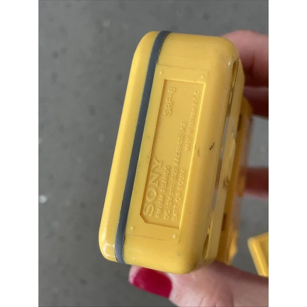 SONY SRF-8 Sports AM/FM Walkman Pocket Radio Untested / parts only